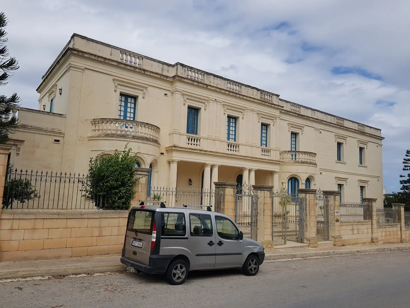 EVOLVE Coliving Coworking Malta  WF6G+QM San Ġwann photo