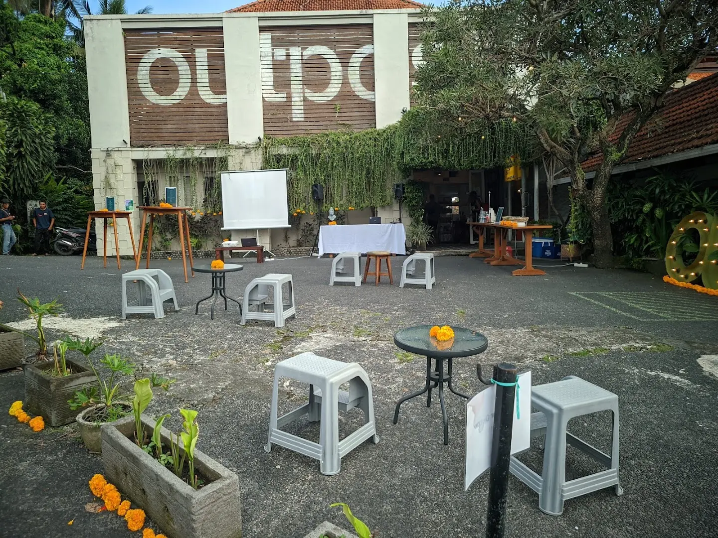 Outpost Ubud Coworking photo