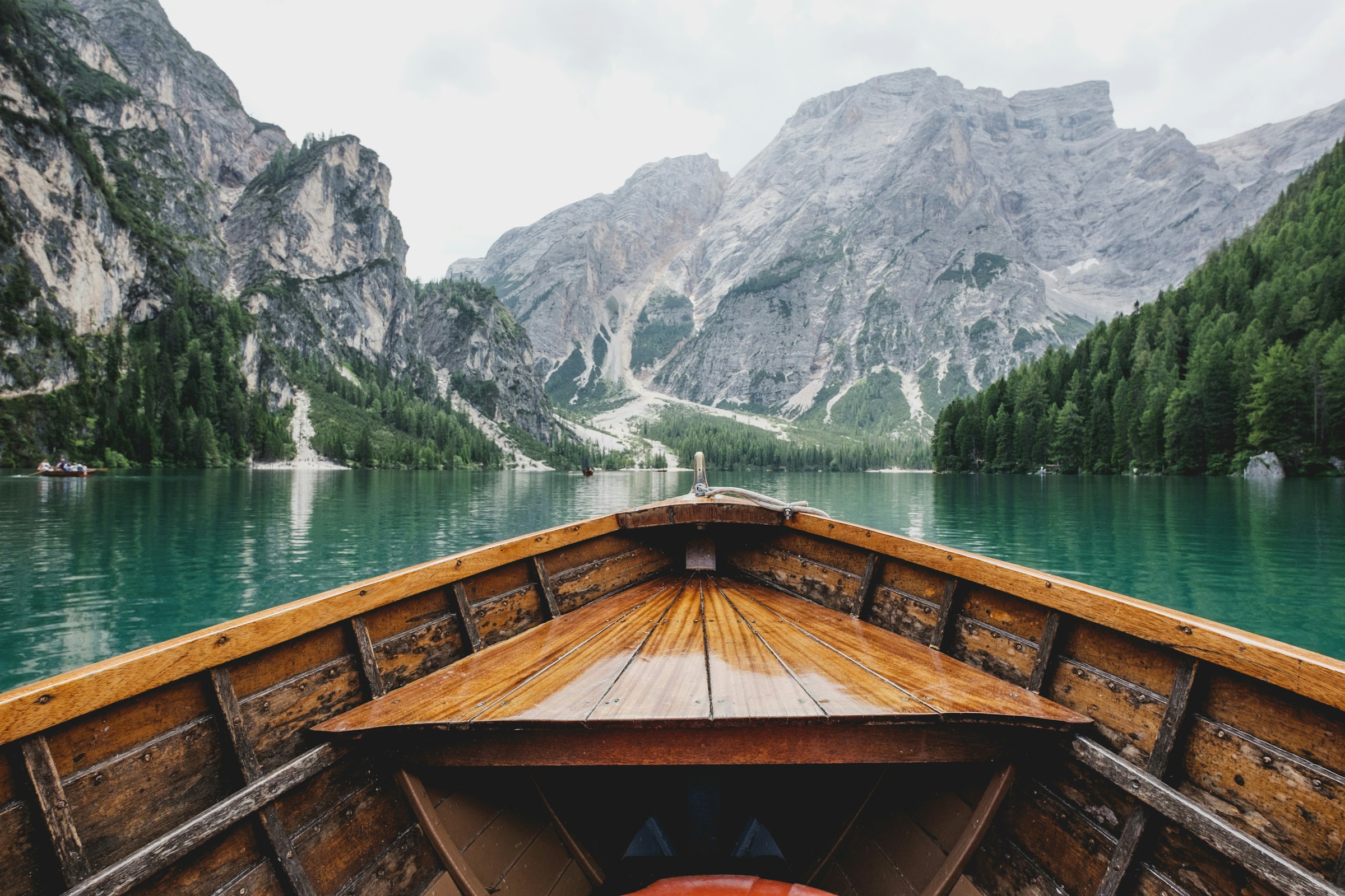 Friends travelling and living together in co-living communities around the world