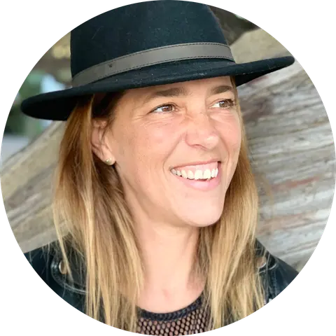 ANDREA ADAM