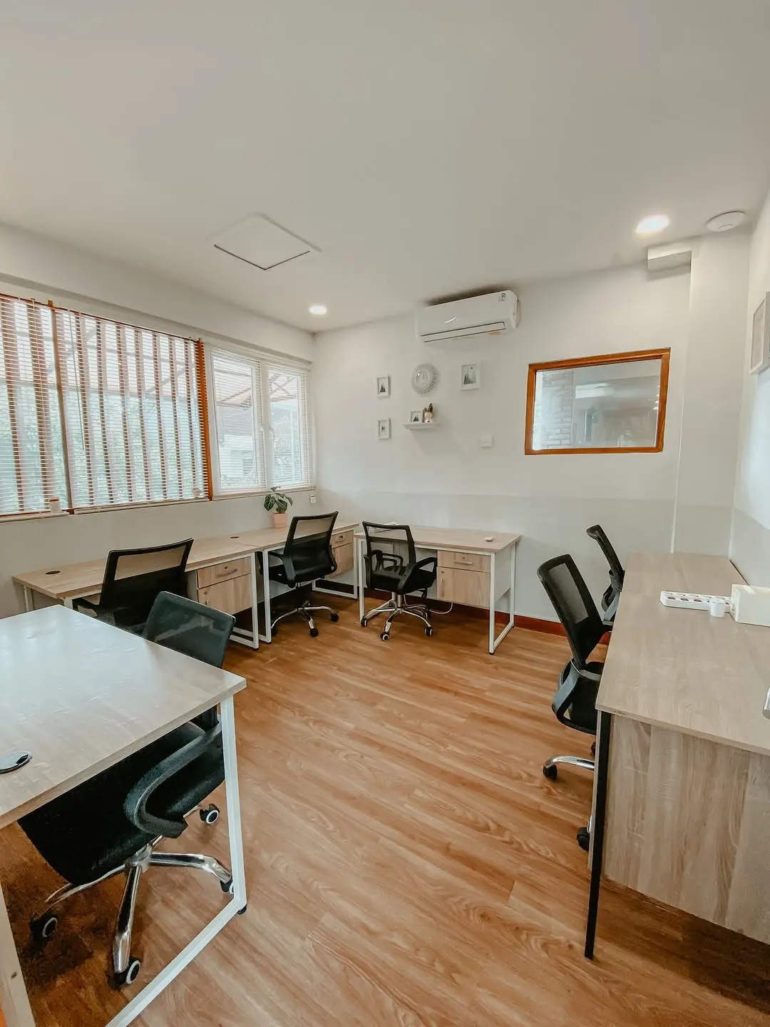 Batukaru Private Office is now ready.
Suitable for up to 6 people, starting from IDR 8 million per month.

#privateoffic