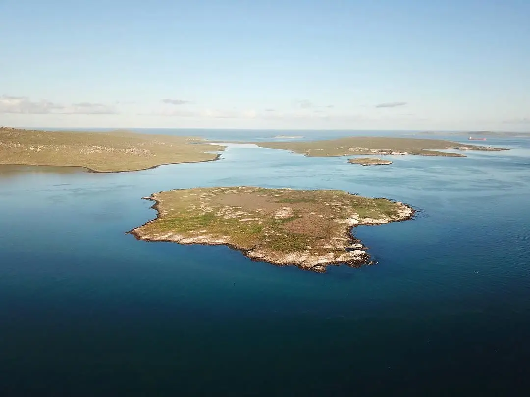 Did you know that Langebaan Lagoon has two islands inside the Lagoon. Time to think about booking your accommodation, we