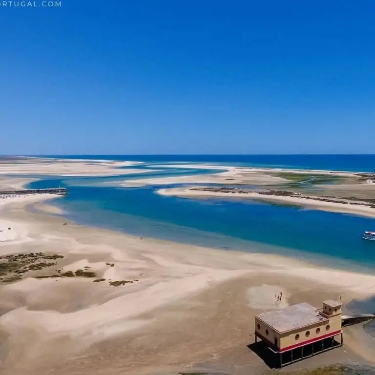 Blue skies and empty beaches are waiting. Pack your laptop and come to Calçada co-living. We have a few spaces remaining