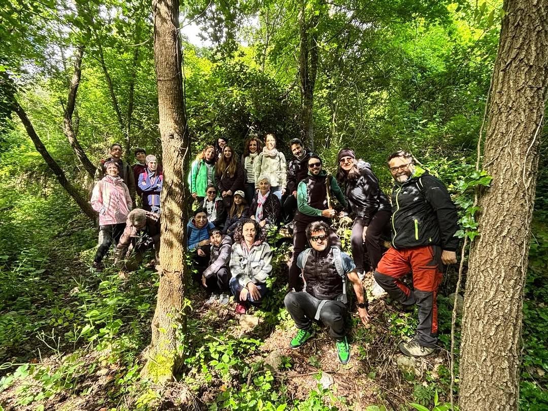 Bridging distant worlds: what happens when we step outside the office 🌲🎒

Take a look at this photo: we are in the woods