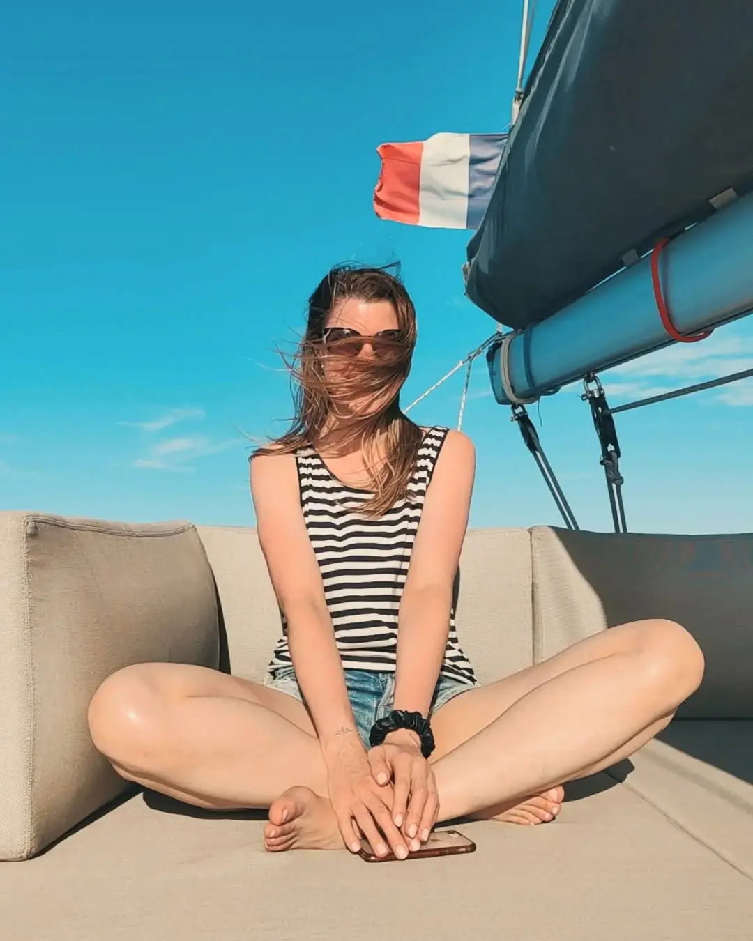 SUMMER EVENINGS AT SEA ⛵

One of our favorite summer plans? Going out on the boat, feeling the sea breeze, watching the 