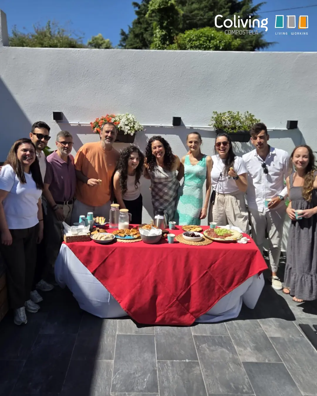 Una semana después… y todavía seguimos con la sonrisa puesta 💛

Así vivimos el 3º aniversario de Coliving Compostela: en
