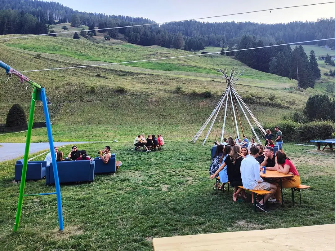 No agenda. No schedule. Just people, a sunset, and nowhere else to be.

This is what evenings look like during the festi