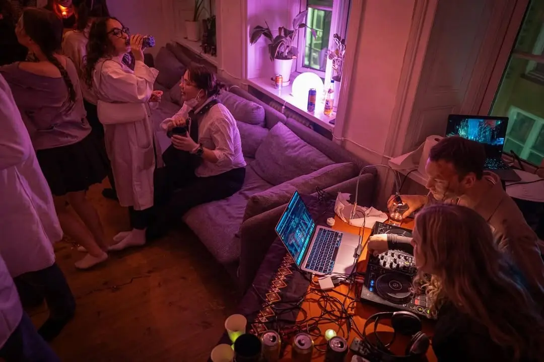 Hus24 presents: 24 Days Later. This year’s Halloween party turned our co-living into a full-scale outbreak. 🧟🎃

📸: @stub