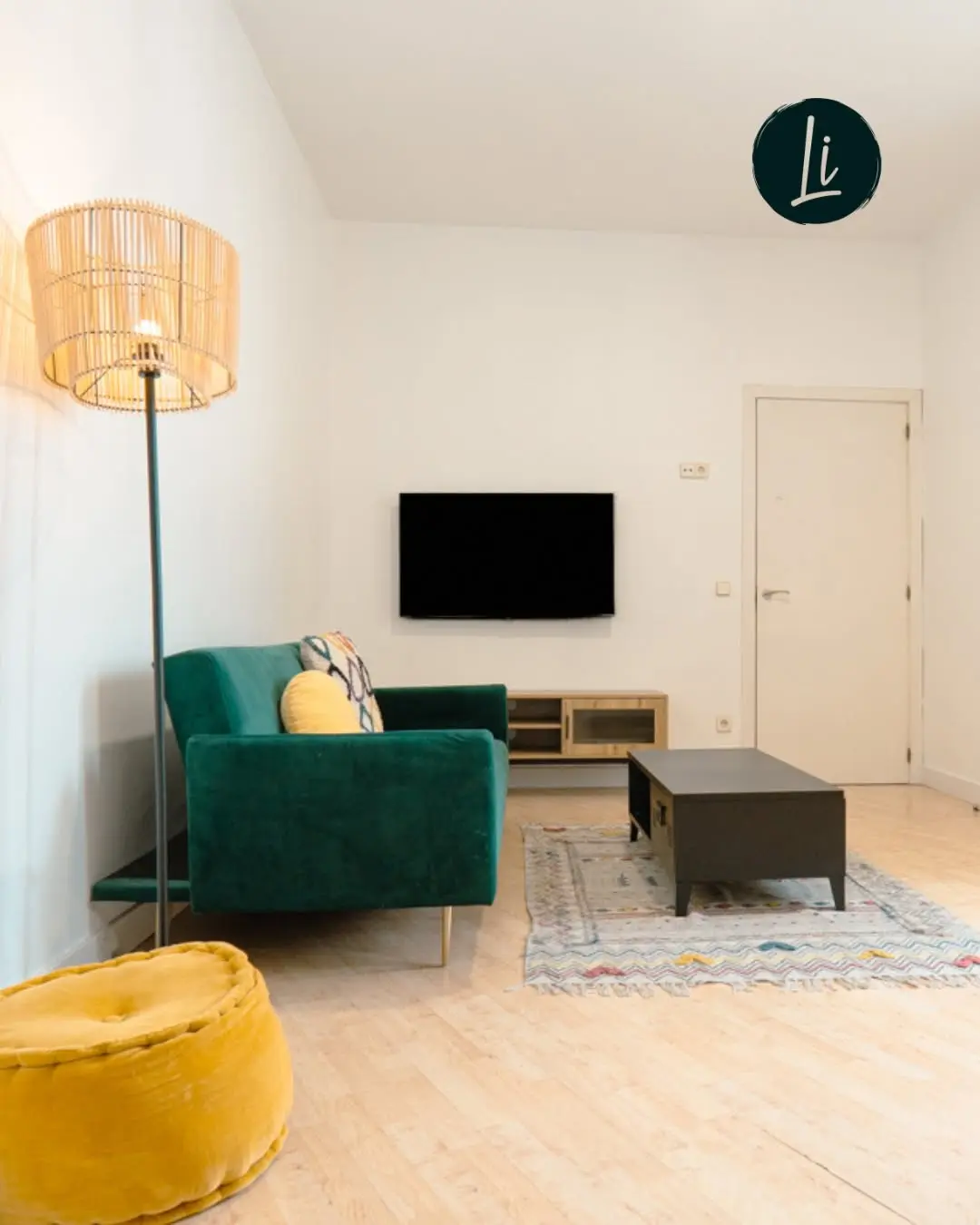 This is your space to breathe.

Fully furnished.
Thoughtfully designed.
Move-in ready.

If you’re relocating to Barcelon