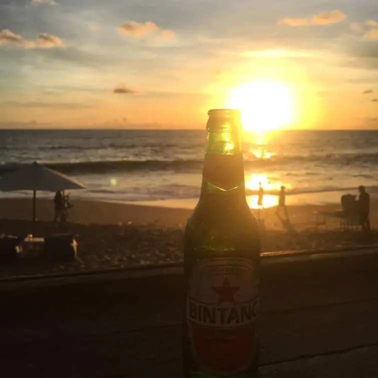 Do you prefer to surf at sunset or watch it from the beach with an ice cold beer? Why not stay awhile and try both!