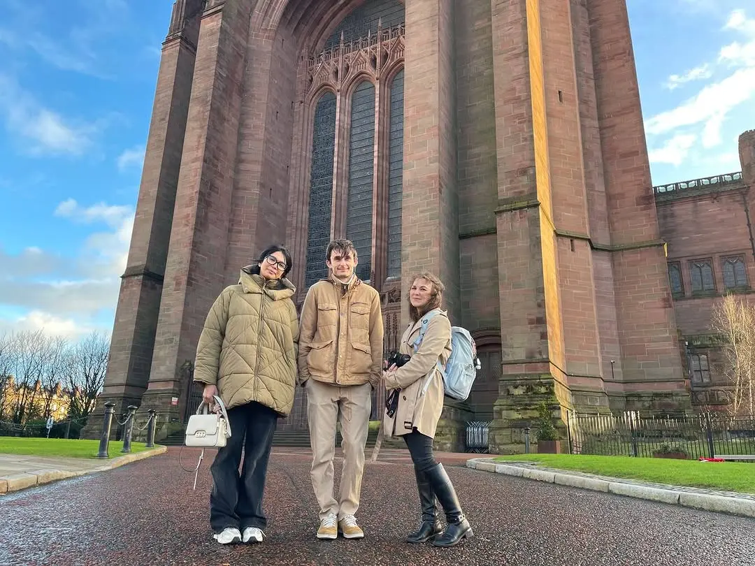 Liverpool day trip with the whole coliving squad—sun, laughs, and unbeatable vibes! 🏴󠁧󠁢󠁥󠁮󠁧󠁿❤️ #LiverpoolAdventures #Coli