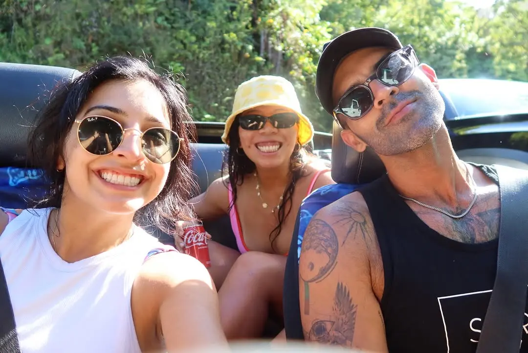SURFBREAKER SELFIES 🌺
 The people you meet along the way become the people you can’t imagine leaving behind.

Road trips